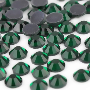 image:imagebeadsland Crystal Hotfix RhinestoneMachine Cut Stone 1440pcspkg VioletSS103mmEmerald